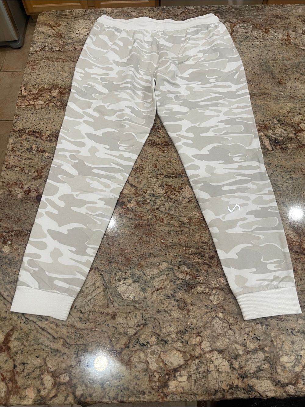TLF Women’s White & Light Gray Camo Jogger Pants S:M - Picture 5 of 5